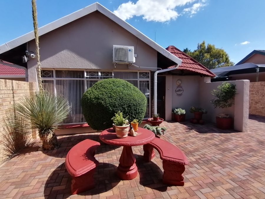 3 Bedroom Property for Sale in Stilfontein Ext 4 North West